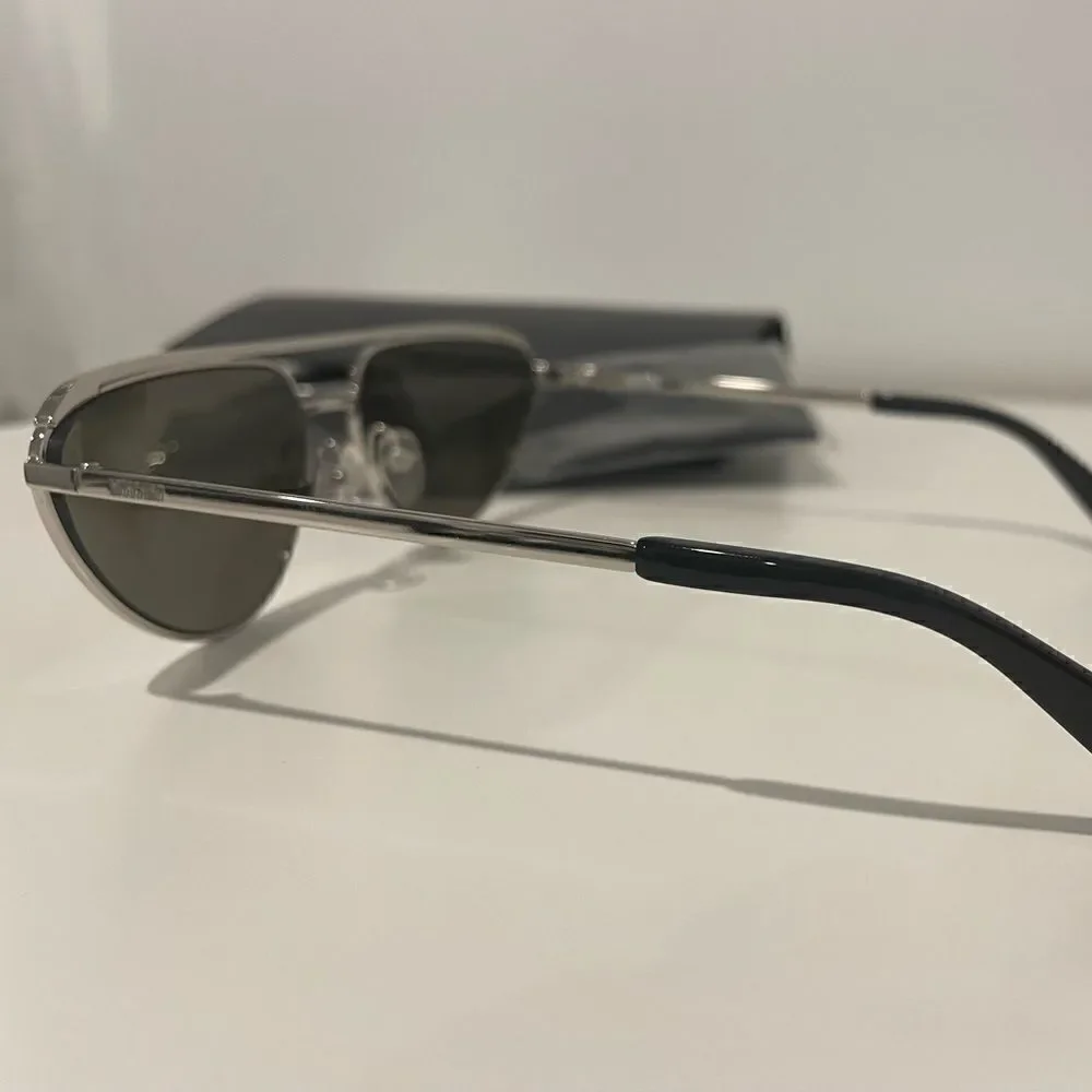 NIB Silver Mirror Cateye Moschino Sunglasses